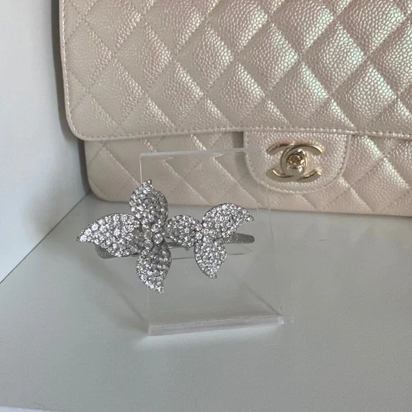 Soho | Accessories | Soho Style Crystal Iris Hair Clip  display picture 2